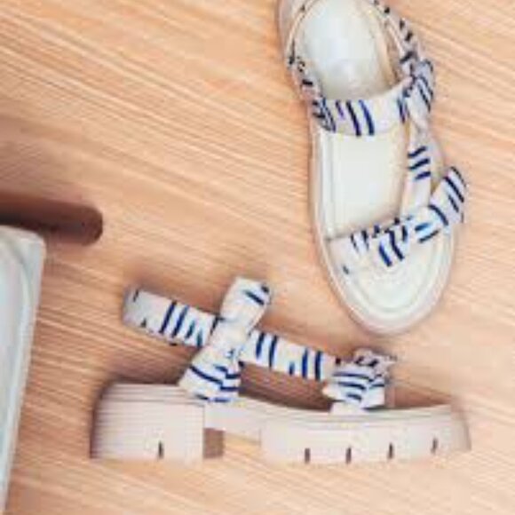 Stuart Weitzman Striped Sofia Nolita Sandal - Size 7 - Picture 4 of 9